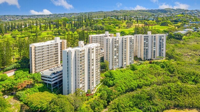 Building Photo - High 2 bedroom with sweeping views!
