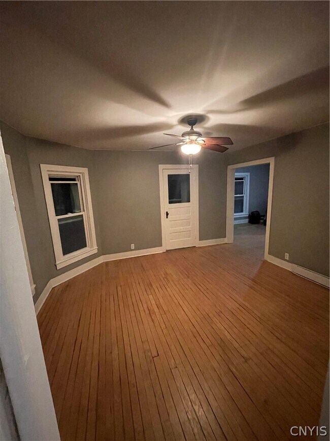 Building Photo - 47 Center St