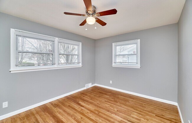 Building Photo - 255 Florisota Dr