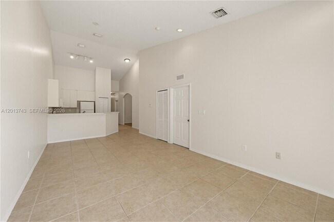 Building Photo - 3393 NE 11th Dr