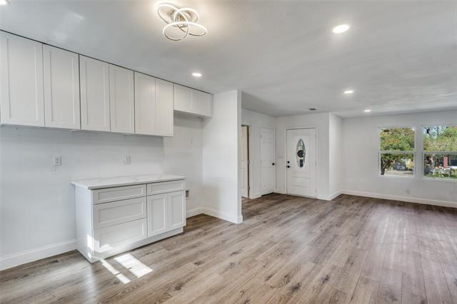 Building Photo - 901 Woodleigh Dr