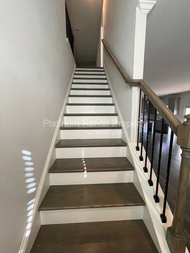 Building Photo - 1616 Chancery Ln