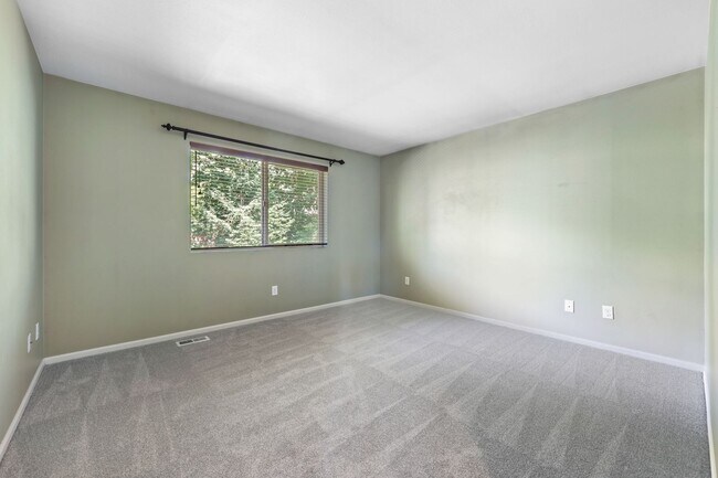 Building Photo - 1094 Ebbets Dr