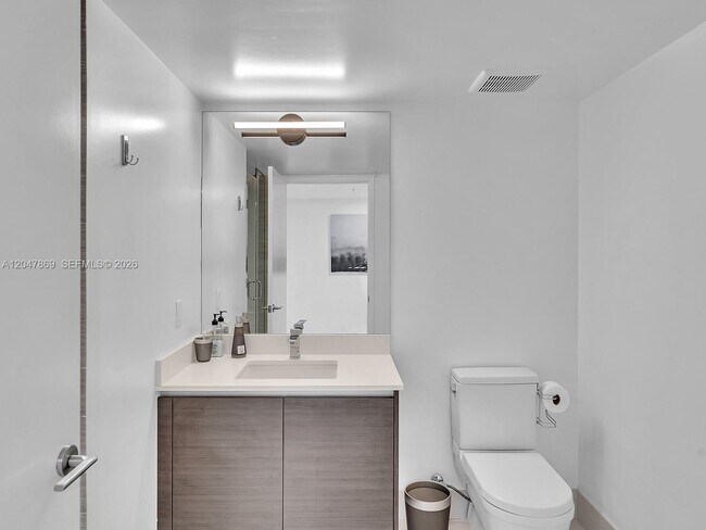 Building Photo - 300 Sunny Isles Blvd
