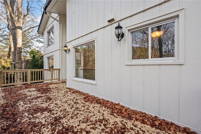 Building Photo - 2710 Margaret Mitchell Dr NW