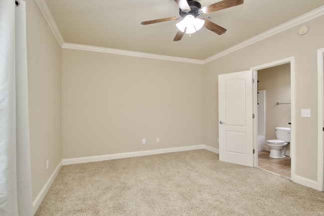 Building Photo - Downtown Auburn Living on West Glenn – Wal...