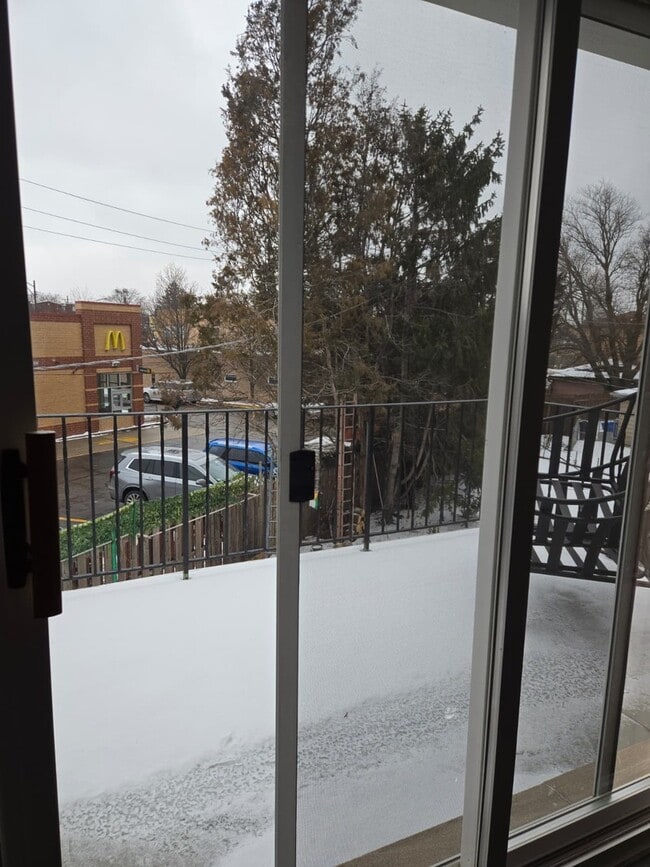 Building Photo - 6146 N Melvina Ave