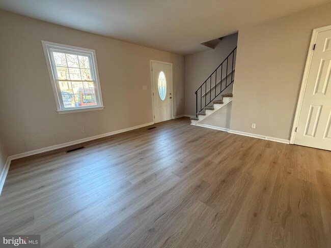 Building Photo - 534 Olde Greenwich Cir