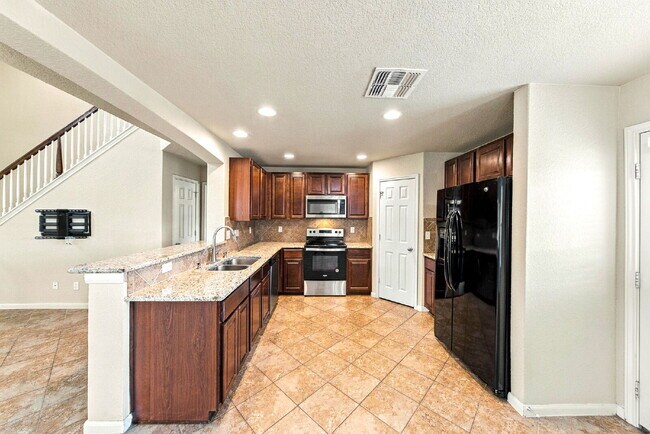 Building Photo - VIEWS VIEWS VIEWS! Ask about our rent incentives and Book your self guided tour today!