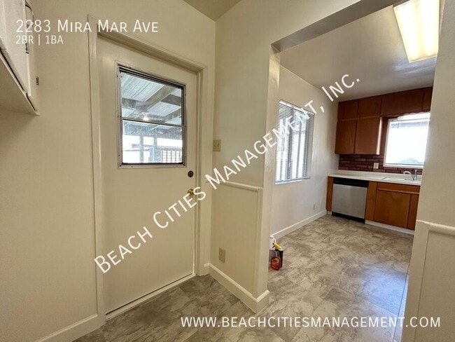 Building Photo - 2283 Mira Mar Ave