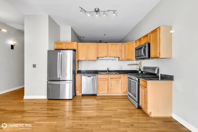 Building Photo - 1 S Leavitt St