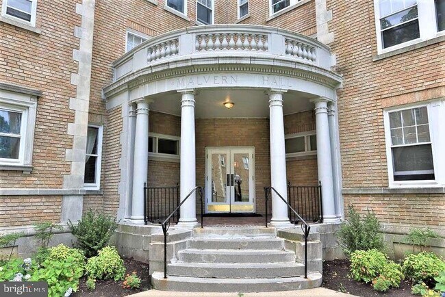 Building Photo - 6655 McCallum St