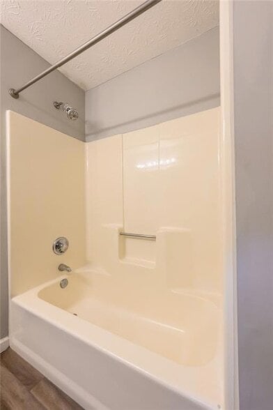 Building Photo - 2100 Whitebluff Way