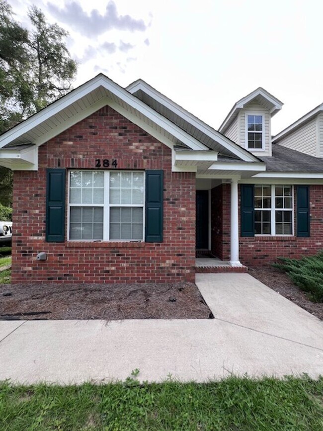 Primary Photo - 2 Bedroom 2 Bath Duplex