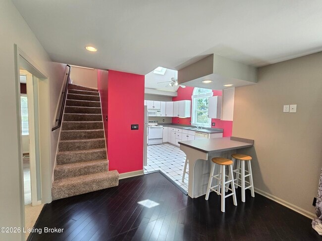 Building Photo - 3932 Kennison Ave