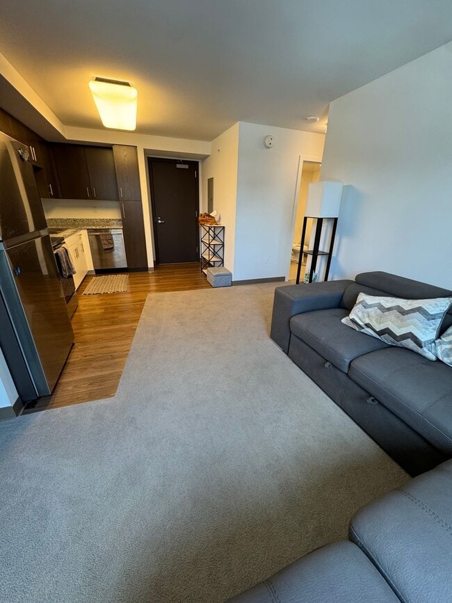 Building Photo - Partially Furnished 1 bed, 1 bath with 1 reserved covered parking @ Ke Kilohana