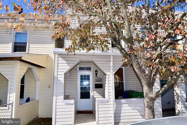 Building Photo - 3850 Quarry Ave