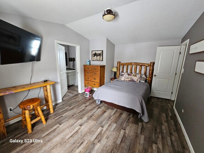 Building Photo - 47 Monarch Dr