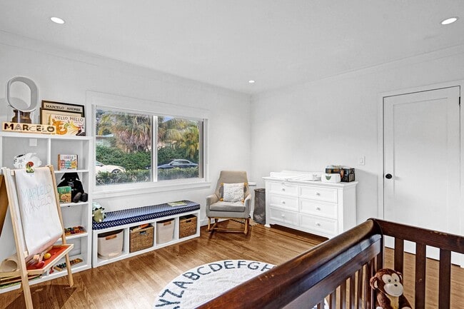 Building Photo - 11425 NE 3rd Ave