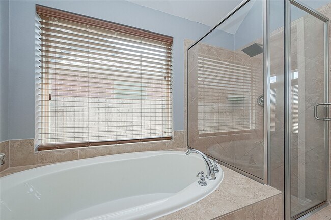 Building Photo - 6015 Hewes Point Ln