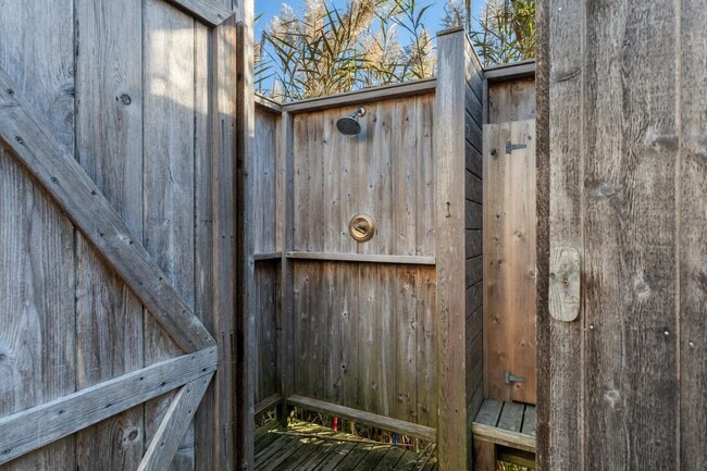 Building Photo - 38 Homesite Ave