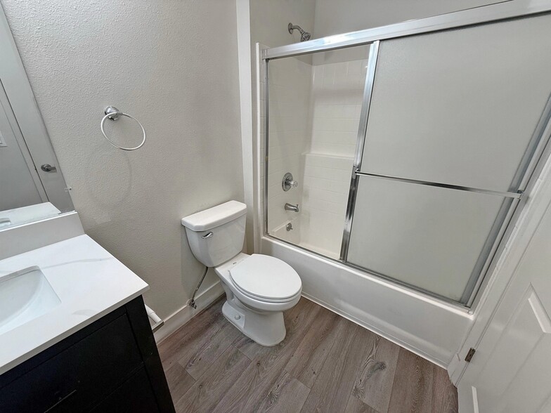 Building Photo - 4328 Mammoth Ave