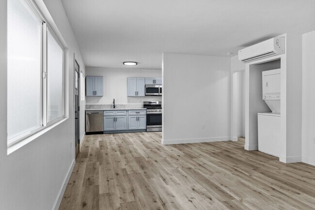 Interior Photo - 15301 Prairie Avenue