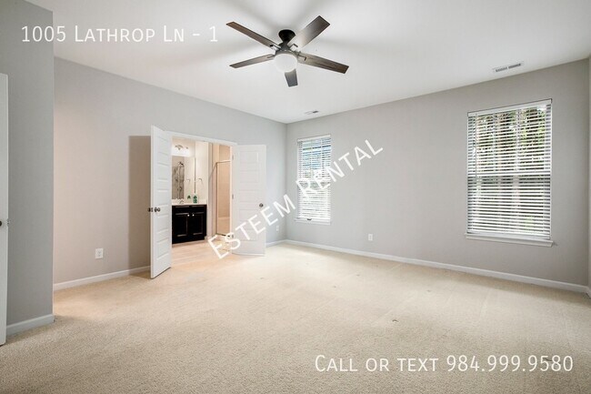 Building Photo - 1005 Lathrop Ln