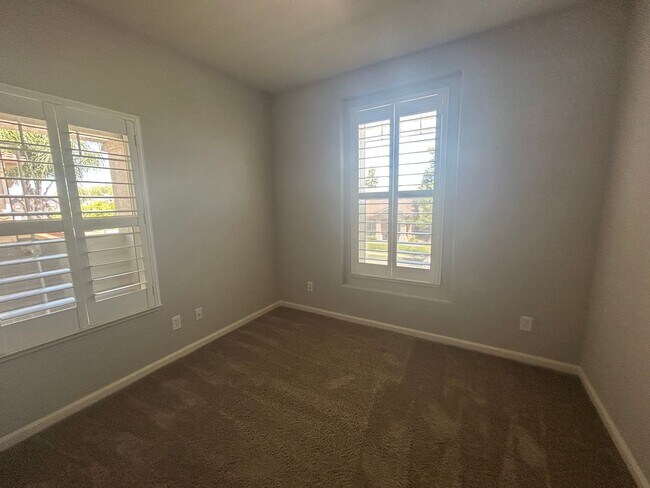 Building Photo - 5801 Eisenhower Dr