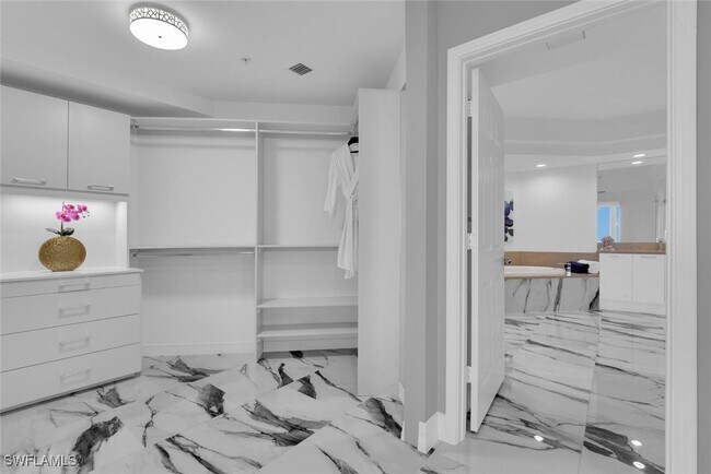 Building Photo - 435 Dockside Dr