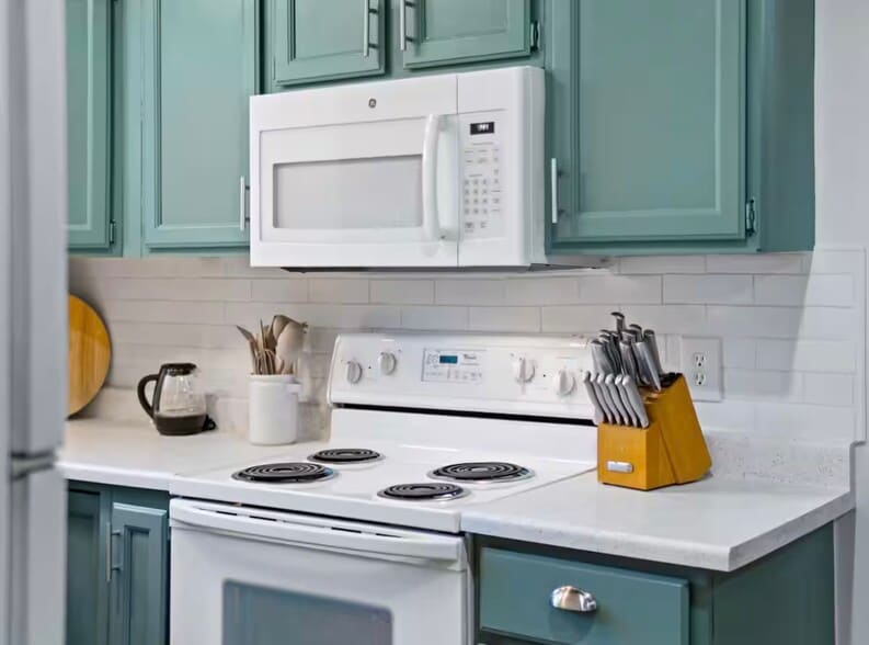 Kitchen - 2117 W Riverside Ave