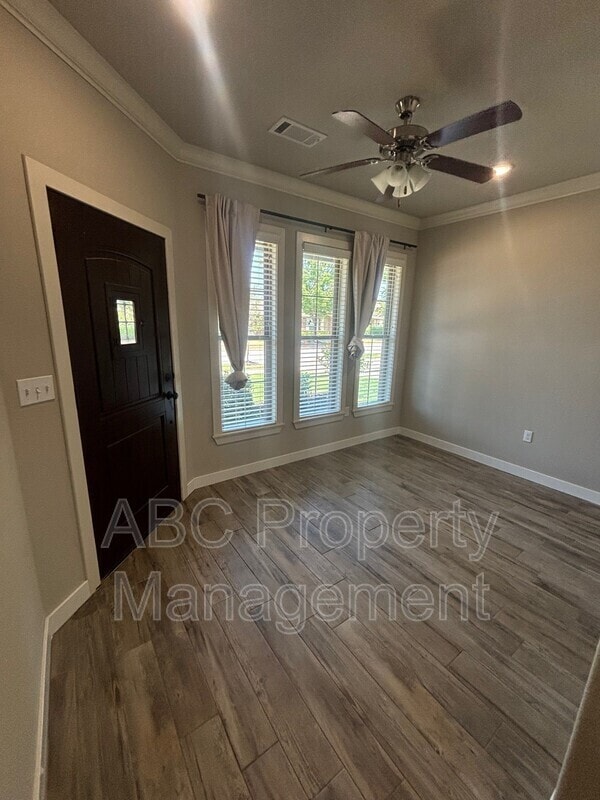 Building Photo - 3207 SW Hillstone Ave