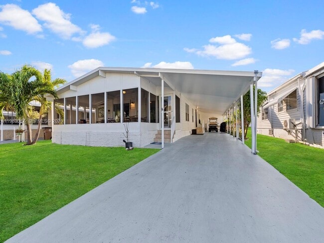 Building Photo - 806 S Jade Dr