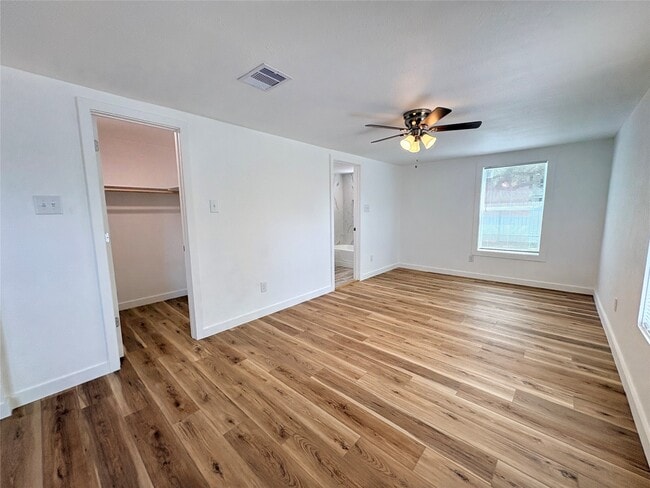 Building Photo - 3206 Avenue K