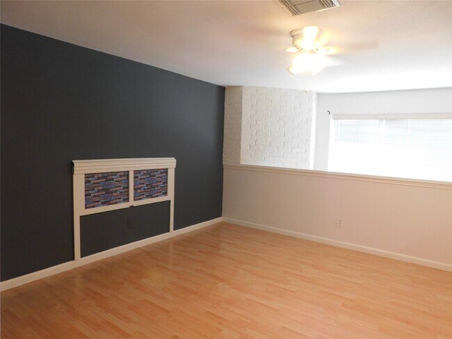 Building Photo - 9200 W Bellfort Ave