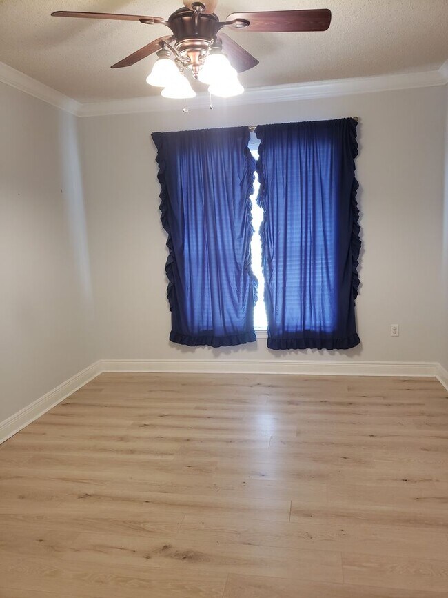 Building Photo - Now Leasing! Highland Village II – Gated a...