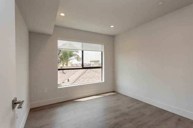 Building Photo - 1306 N Orange Drive, Los Angeles CA 90028