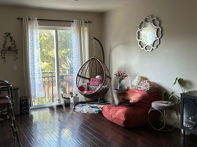 Building Photo - 353 Esfahan Ct