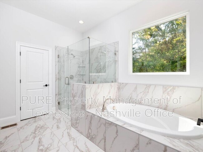 Building Photo - 631 Silva Ln