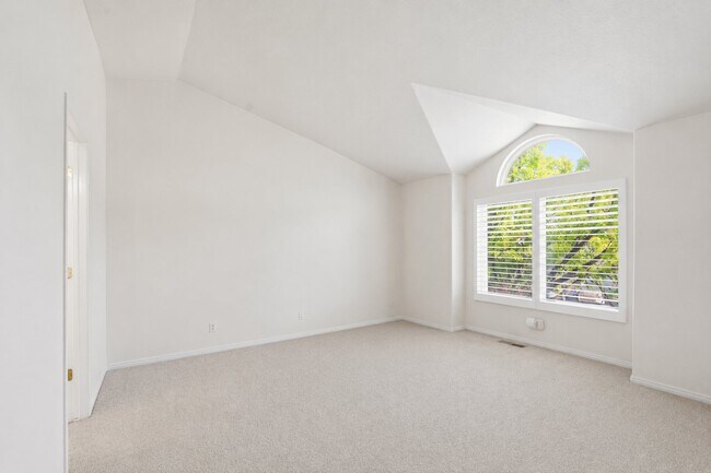 Building Photo - 1541 W 11150 S