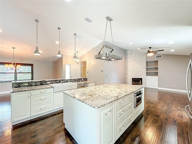 Building Photo - 9134 Sabal Palm Cir