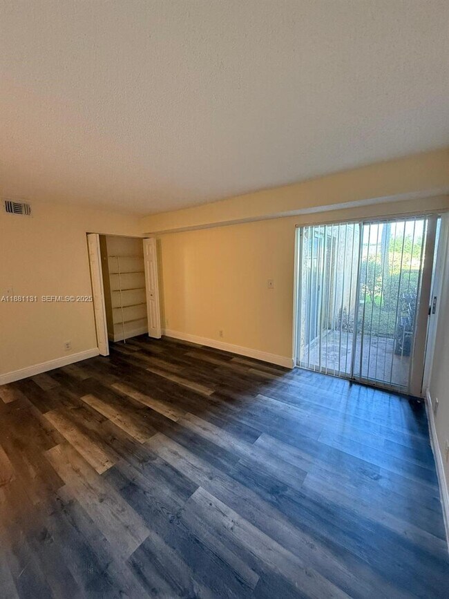 Building Photo - 7650 Westwood Dr