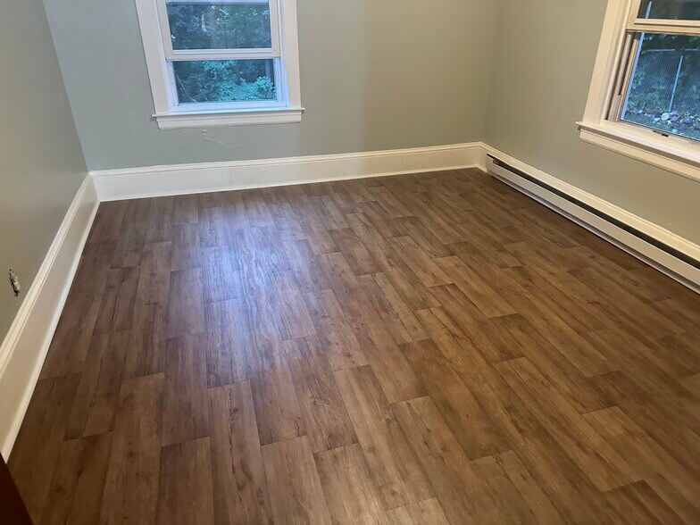 Building Photo - 186 Bradley St