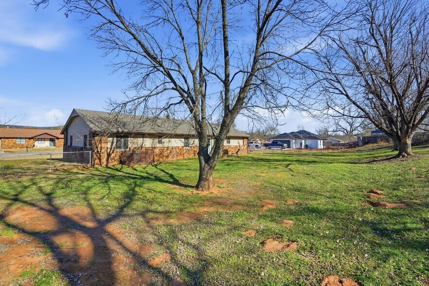 Spacious, fenced backyard - 14548 W 19th St S