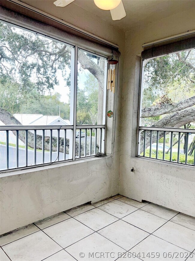Building Photo - 2850 N Oakland Forest Dr