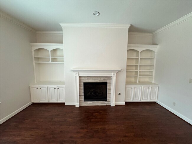 Building Photo - 107 Island Blvd