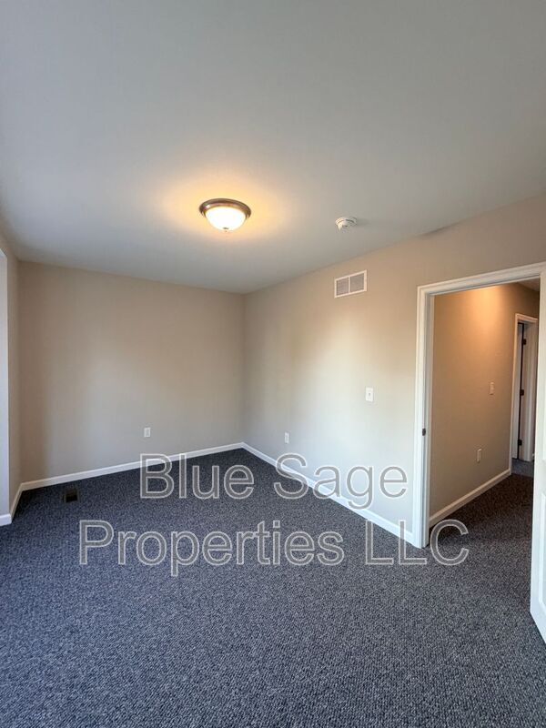 Building Photo - 44 W Winona Ave