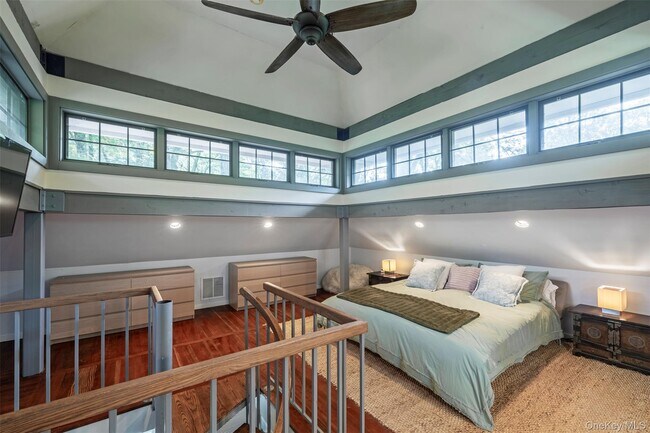 Building Photo - 12 Bishop Park Rd