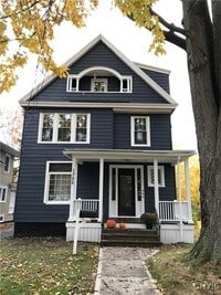 Building Photo - 1725 James St
