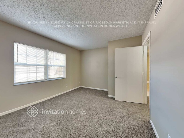 Building Photo - 16105 Sagebrush Rd